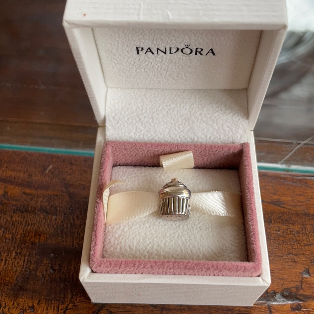 Cupcake Pandora charm